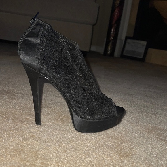 Lace booties - Picture 5 of 14